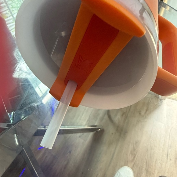 Stanley Quencher H2.0 Tumbler - Orange - Picture 2 of 3